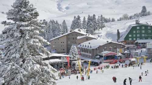 Uludağ kayak pistleri kar manzarası